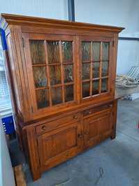 Дъбов шкаф със витринна част ( витрина) ретро стар