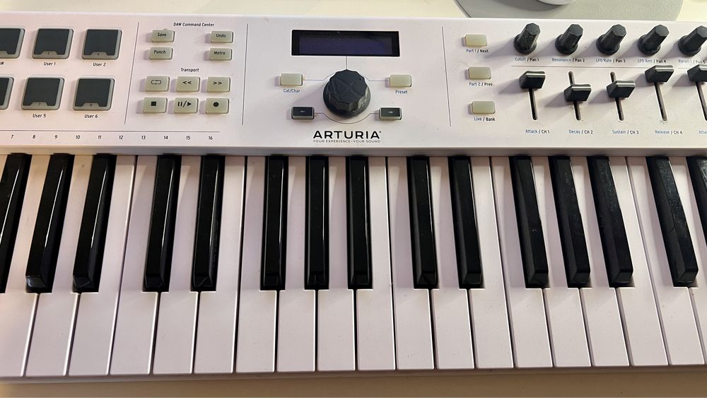 Arturia KeyLab Essential 49 midi клавиатура