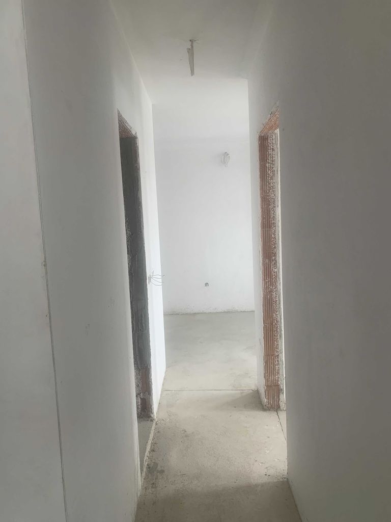 Продава се Тристаен апартамент в Карлово - 95 кв.м за 1316 €/кв.м - Снимка #7