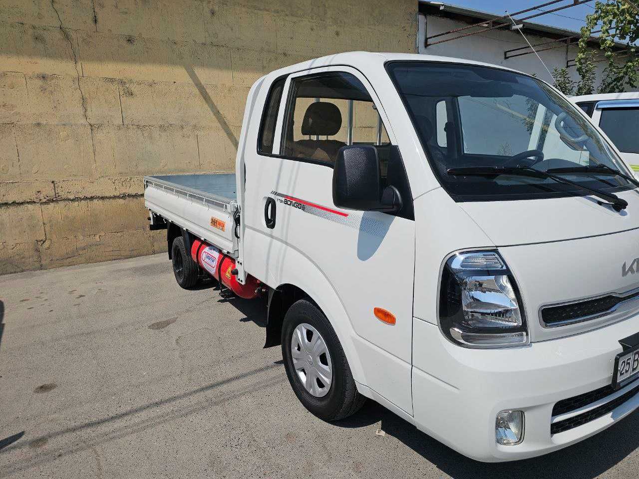 Kia bongo Сотилади