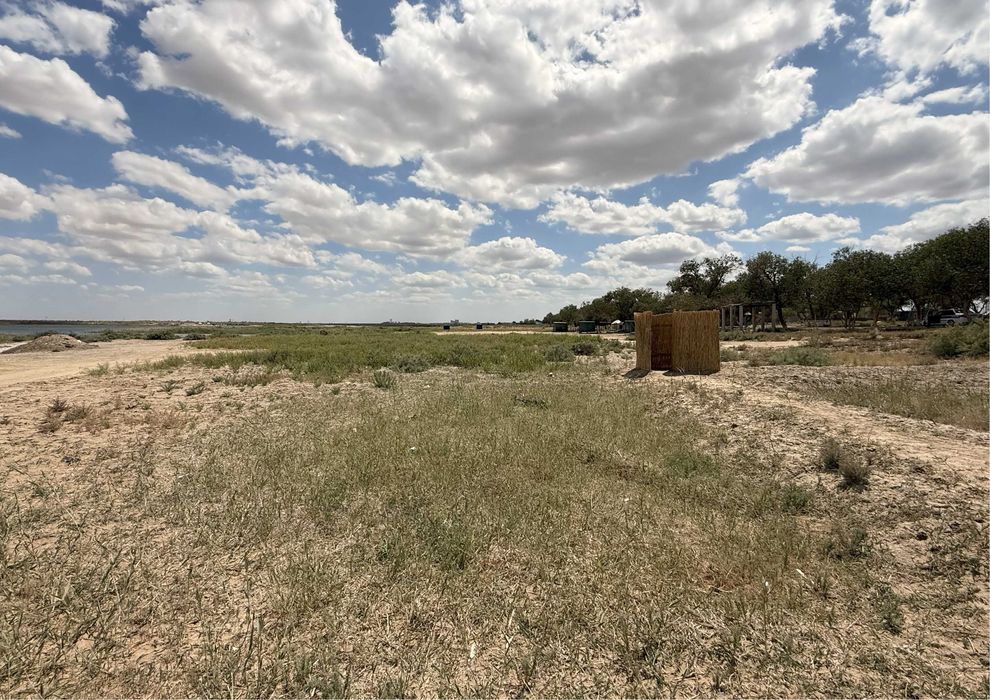 Тез-арада "Ашшы-кол" бойында жер майданы сатылады!