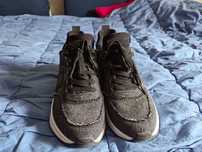 Продавам дамски маратонки GUESS