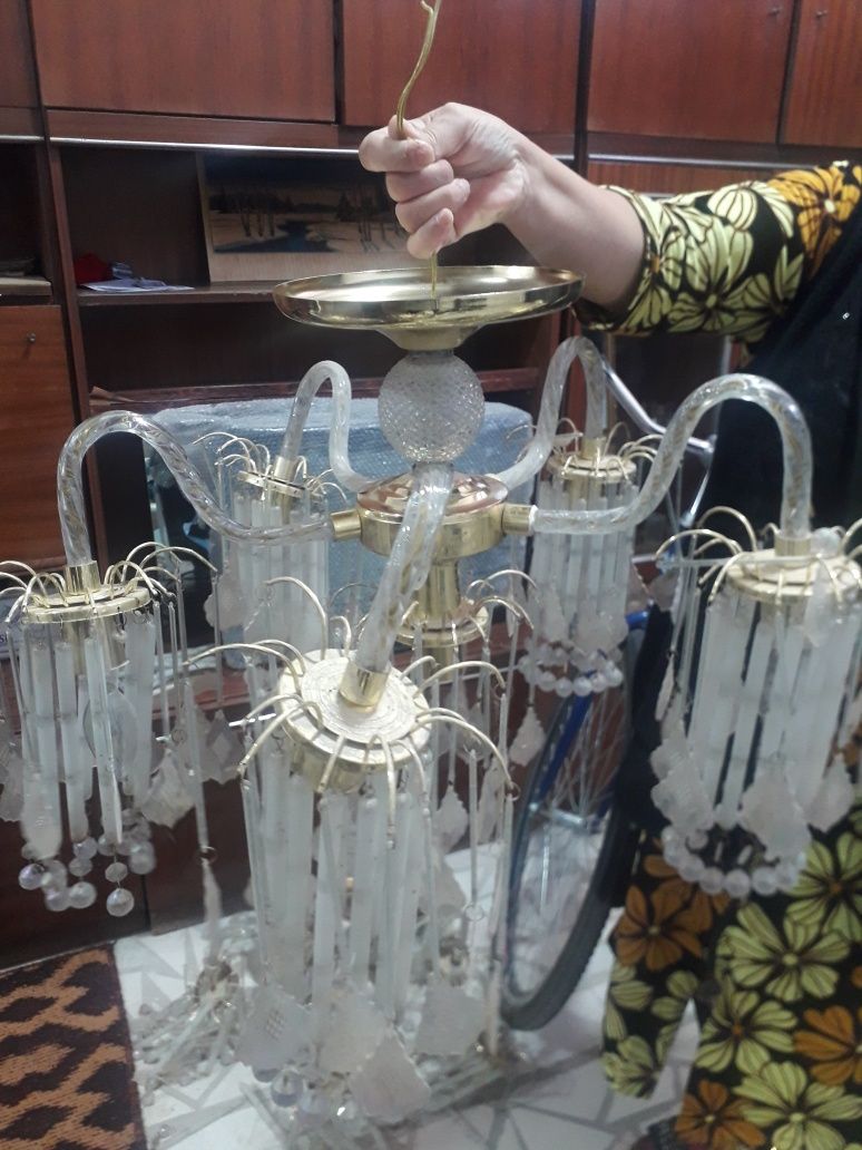 Люстра сатылады срочно