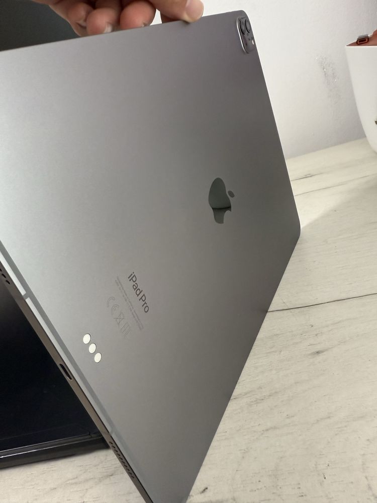 Ipad Pro 12.9 chip M2 6th Gen 256G cellular+gps