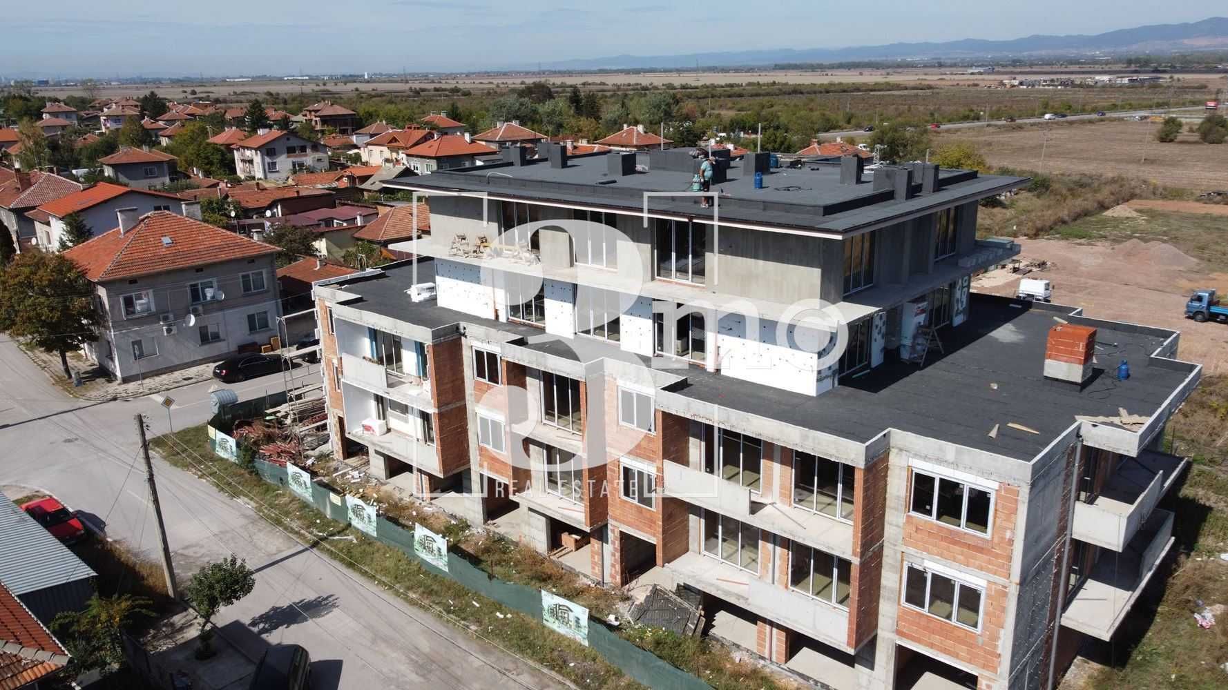 „3mo“  продава четиристаен апартамент, находящ се в с. Гара Елин Пелин
