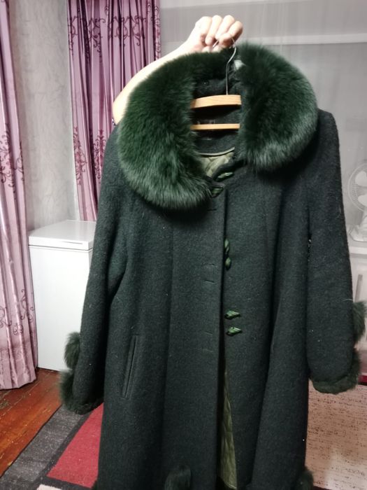 Продам зимнее пальто