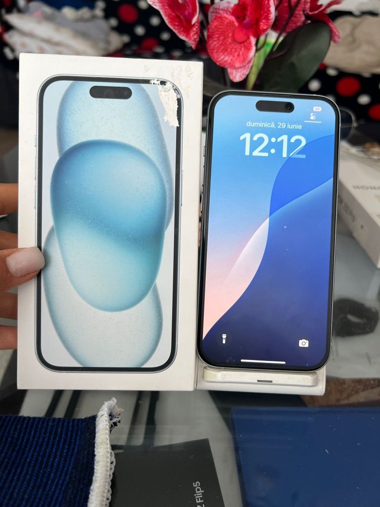 Vând schimb iPhone 15..impecabil