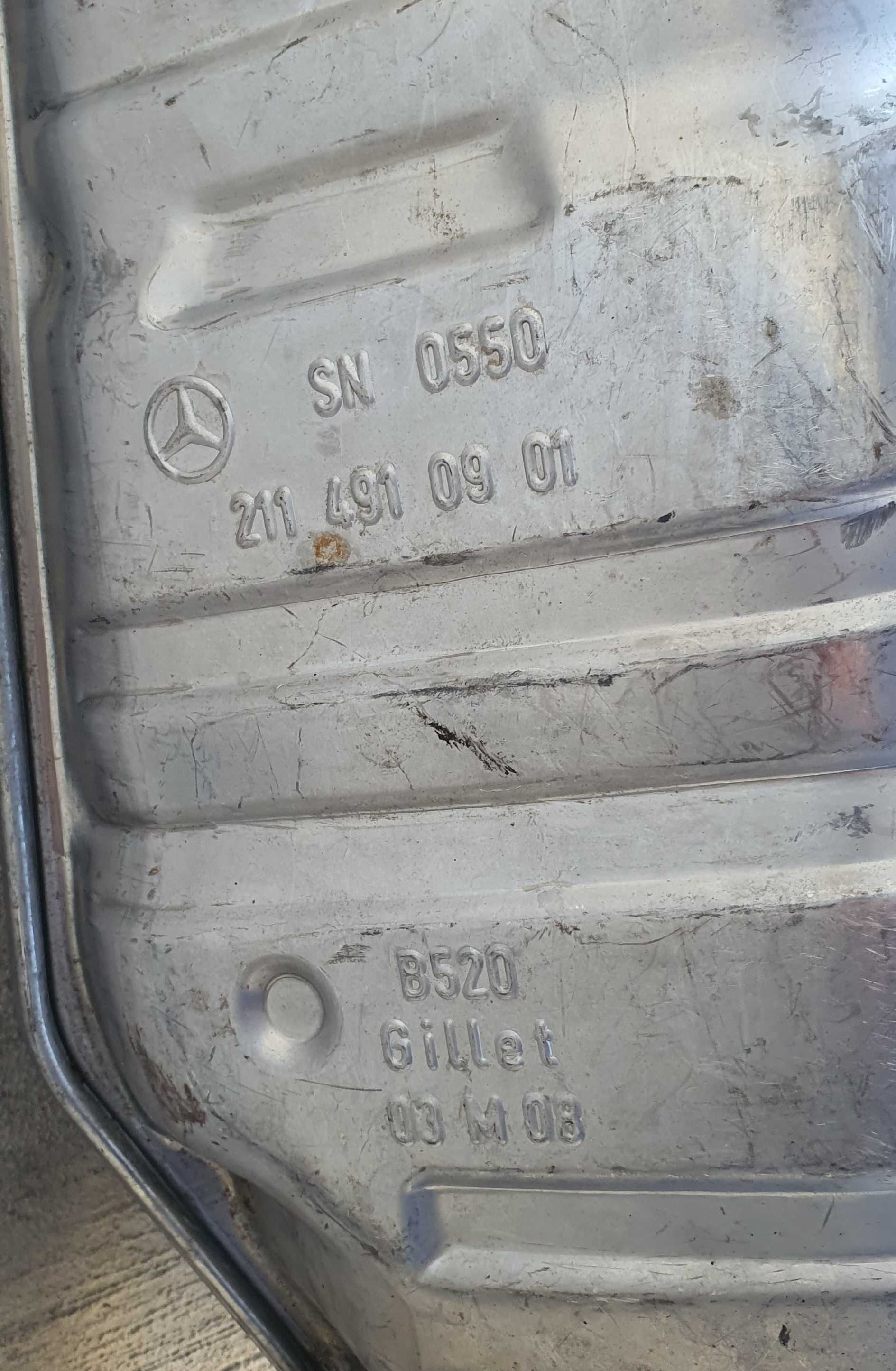 Mercedes W211 крайно дясно гърне