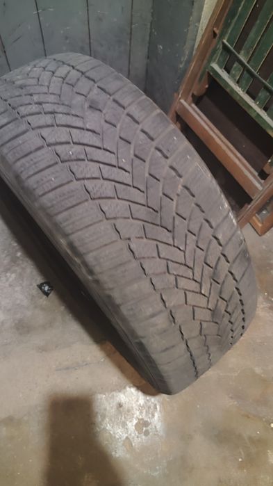 Продавам 4 зимни гуми Bridgestone 18/225/55