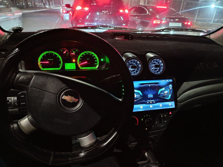 Nexia 3  avtomat srochna sotiladi