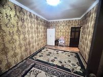 Продается 1ком 2 этаж чиланзар 18 ор-р парламент Срочно!