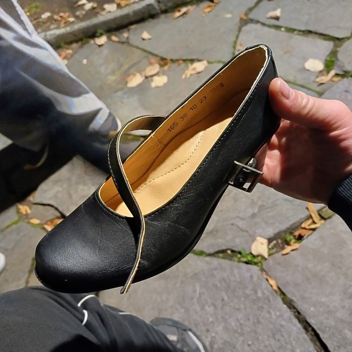 Скарпини с ток 4см чисто нови 36 номер