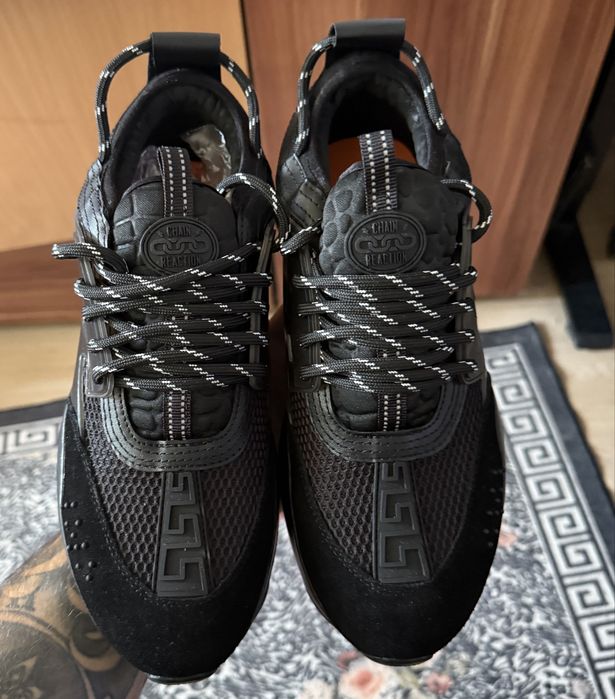 Versace chain reaction