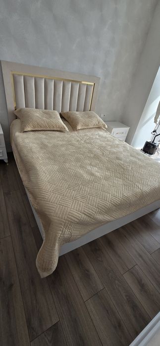 Продам двухспальную кровать