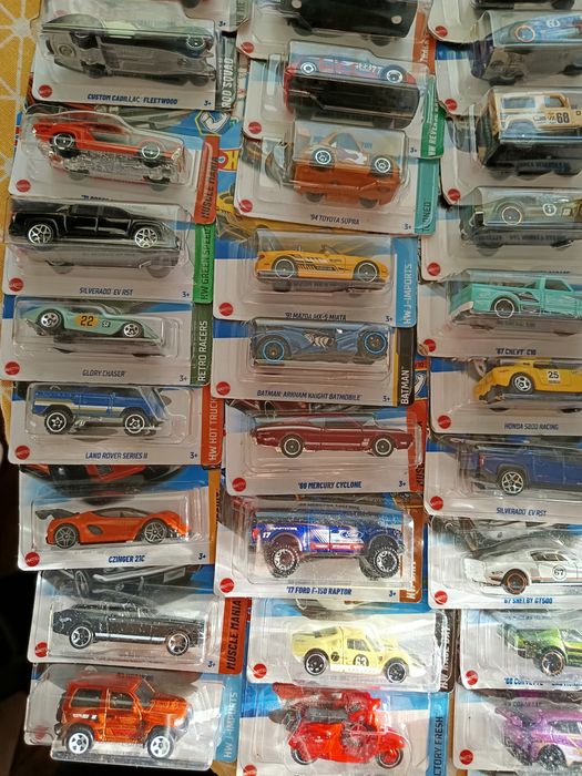 Метални колички чисто нови