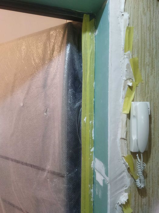 Отделка откосов после установки окон и дверей -демонтаж старых.