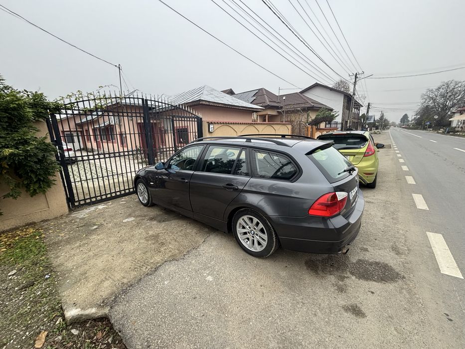 Vand BMW seria 3 E91 2010 2.0 benzina