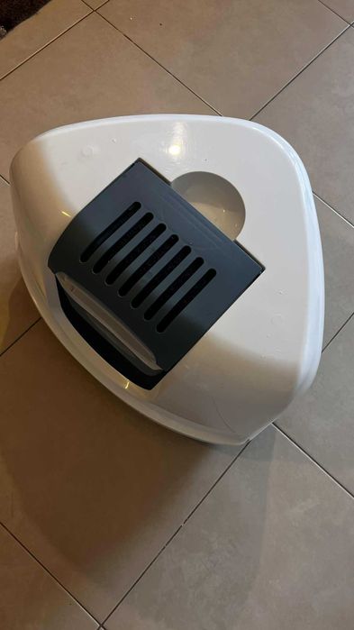 Котешка тоалетна