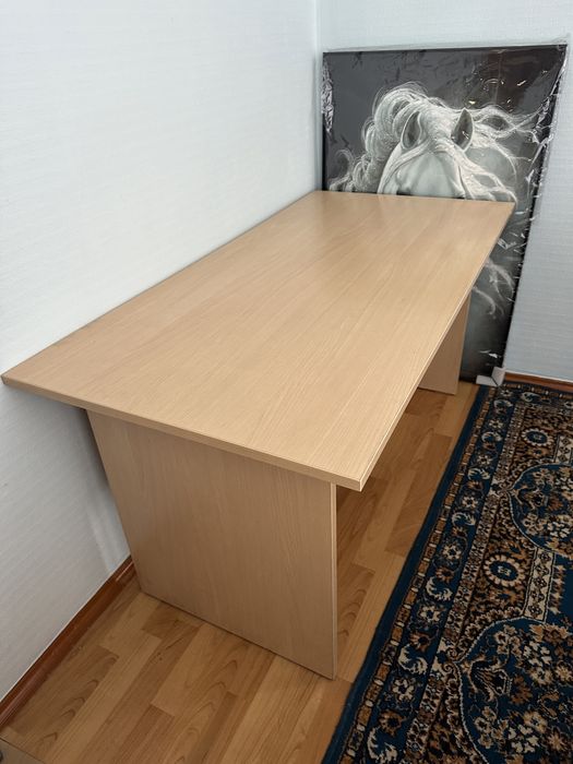 Продам стол