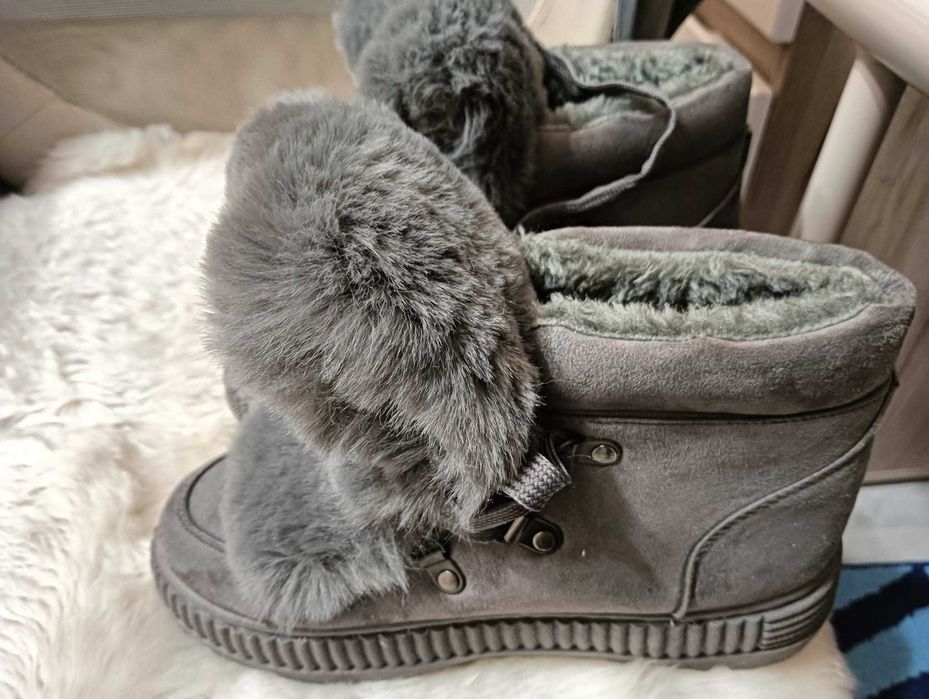 GHETE SUPERBE NR. 38, pret 90 lei, NOI