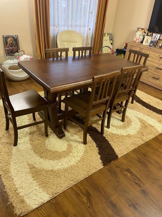 Masa si 6 scaune din lemn masiv