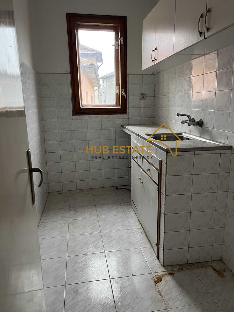 Продава се Тристаен апартамент в Добрич, Център - 78 кв.м за 1385 €/кв.м - Снимка #2