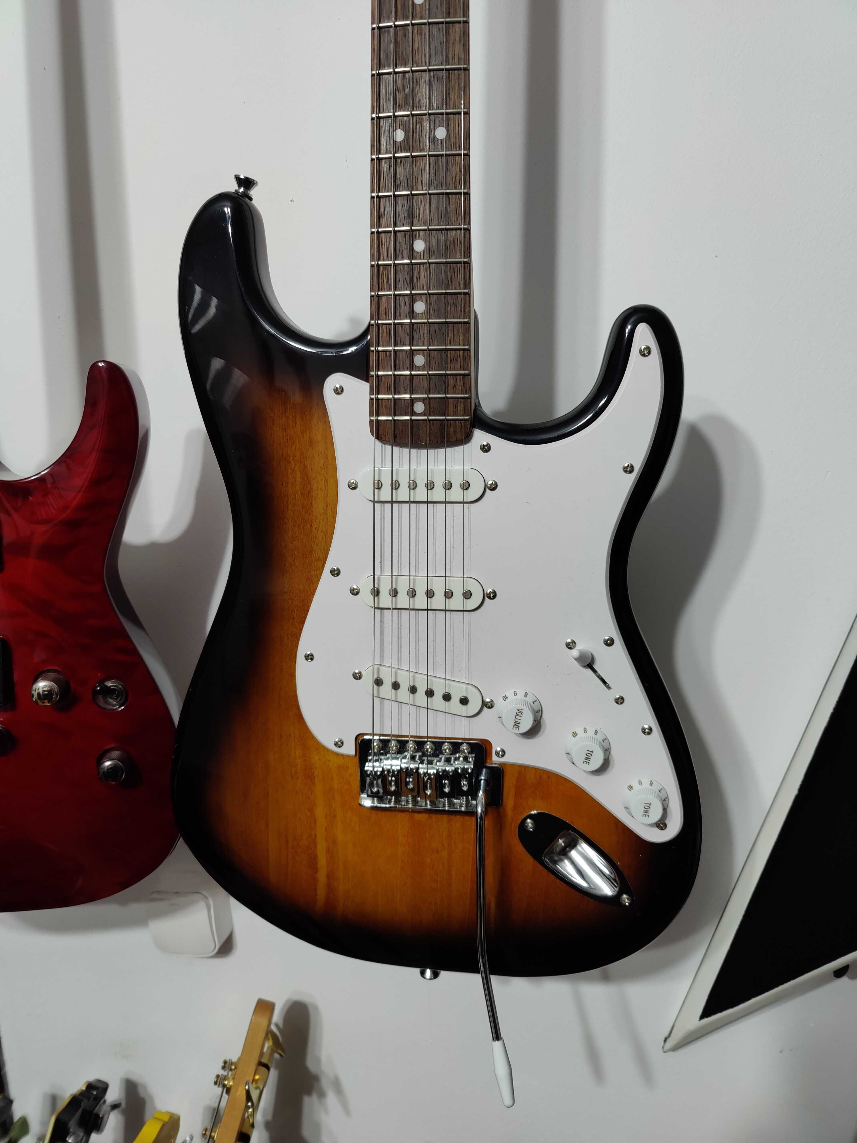 Chitara electrica Squier Fender Stratocaster, made in Indonezia