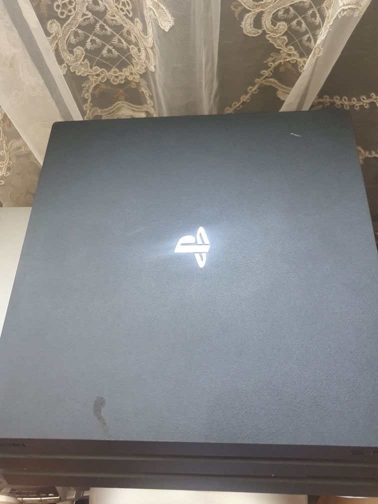 PlayStation 4 Pro – 1 ТБ, 2 джойстика,