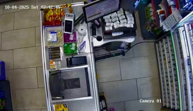 Vand Afacere Parter Magazin Alimemtar ~ Etaj Birou + Garsoniera