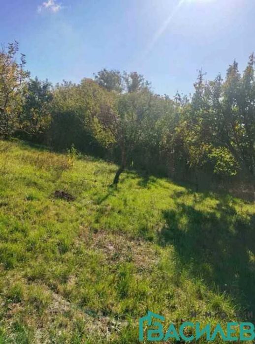 Продава КЪЩА област София, с. Извор