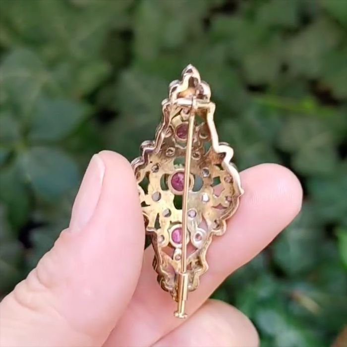 brosa antique cca 1900, aur 18k, rubine, diamante, certif.