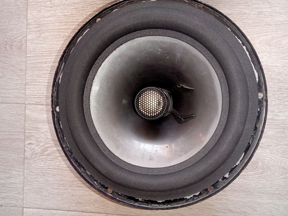 Продам 10 дуймовый мид басс динамики Pioneer TS-A2503i в хорошем состо