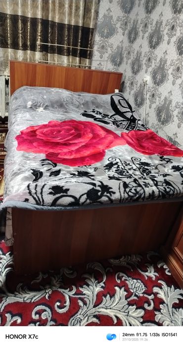 Spalni garnitur sotiladi