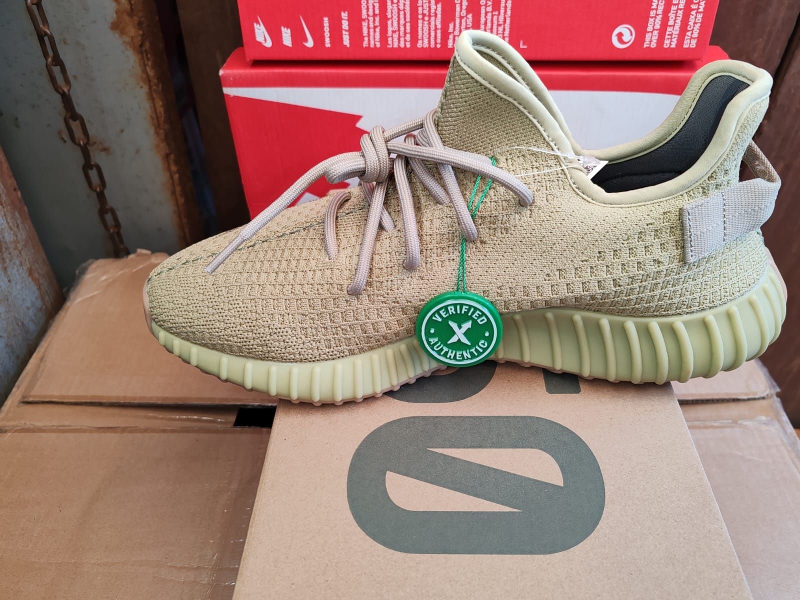 Adidas yeezy boost 350 v2 sulfur