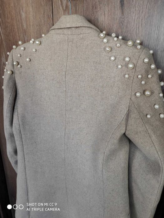 Намален MIJEL нов с етикет плътен блейзър с перли в цвят мока
