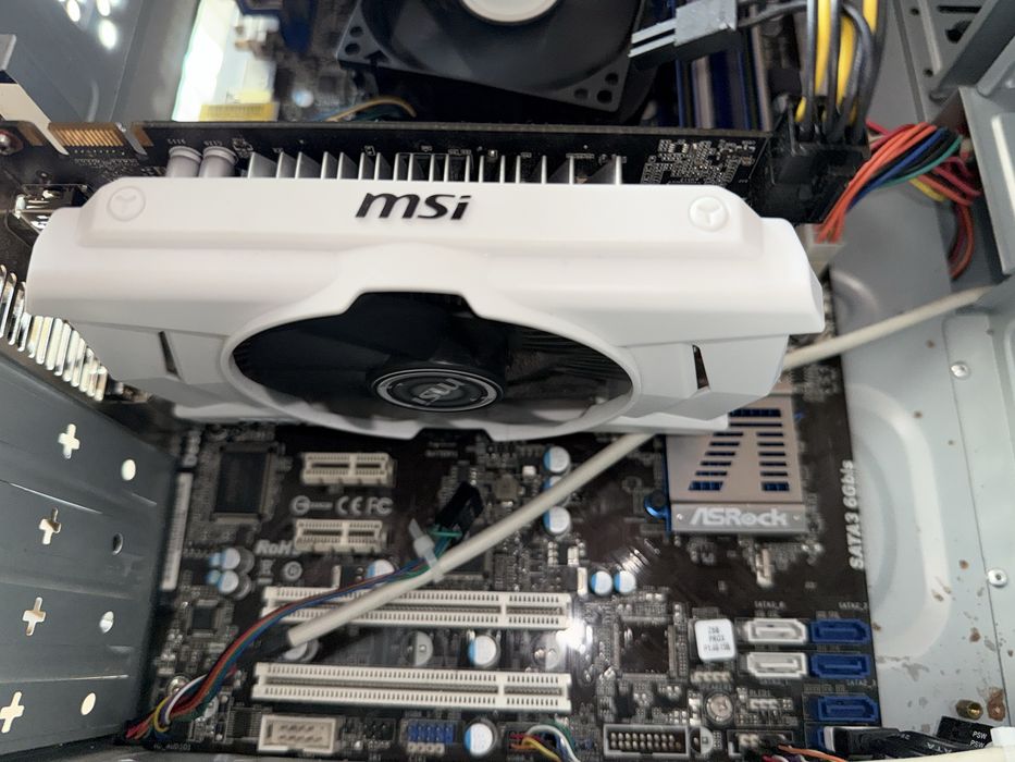 Pc intel i7 2600, 16gb ram, Nvidia GTX 950 2gb, hdd 1tb