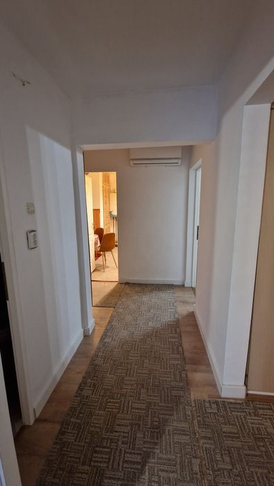 Vând apartament 3 camere  Micro 16 decomandat