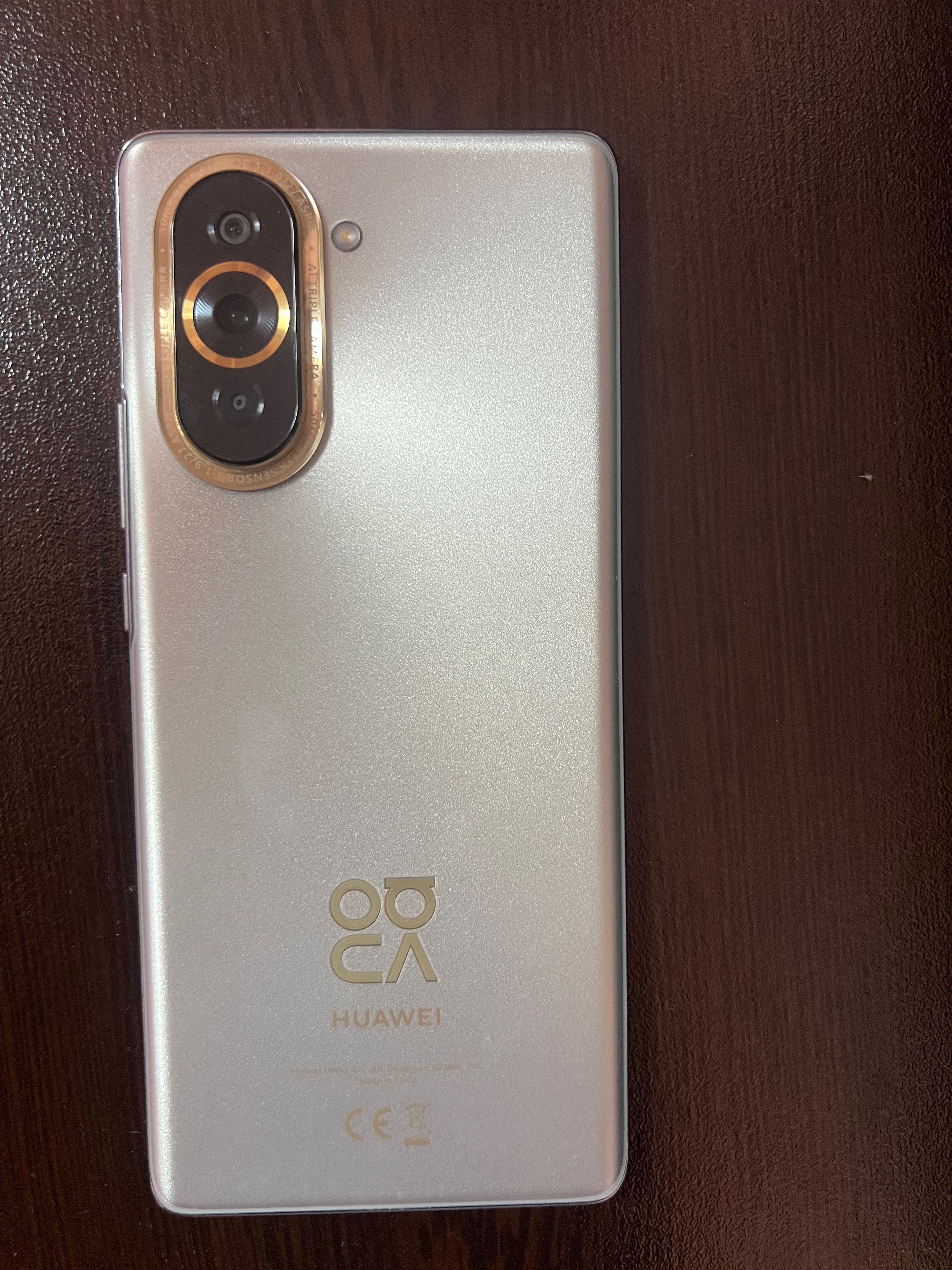 Huawei nova 10 в добро състояние