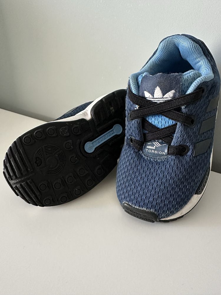 Бебешки маратонки Adidas , номер 20