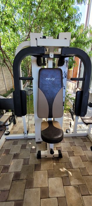 Aparat fitness multifunctional