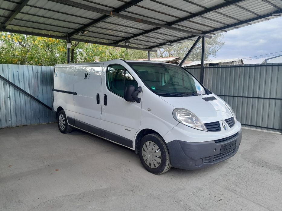 Renault Trafic Modelul Lung