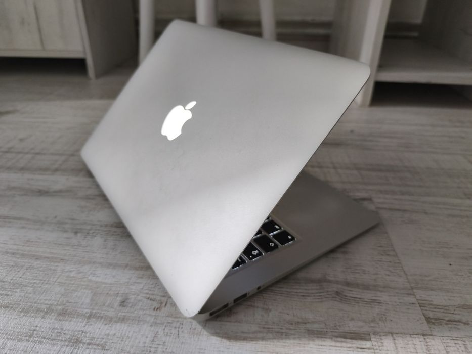 Apple Macbook Air