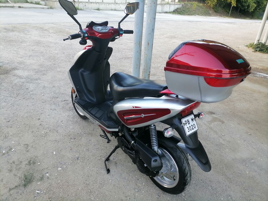 Скутер 50 кубика