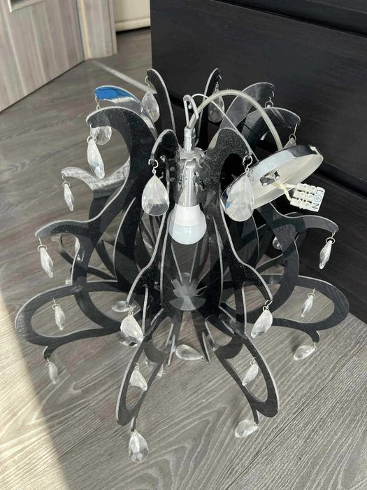 Lustra cu cristale Sholer desing unicat realizat manual Lillibet