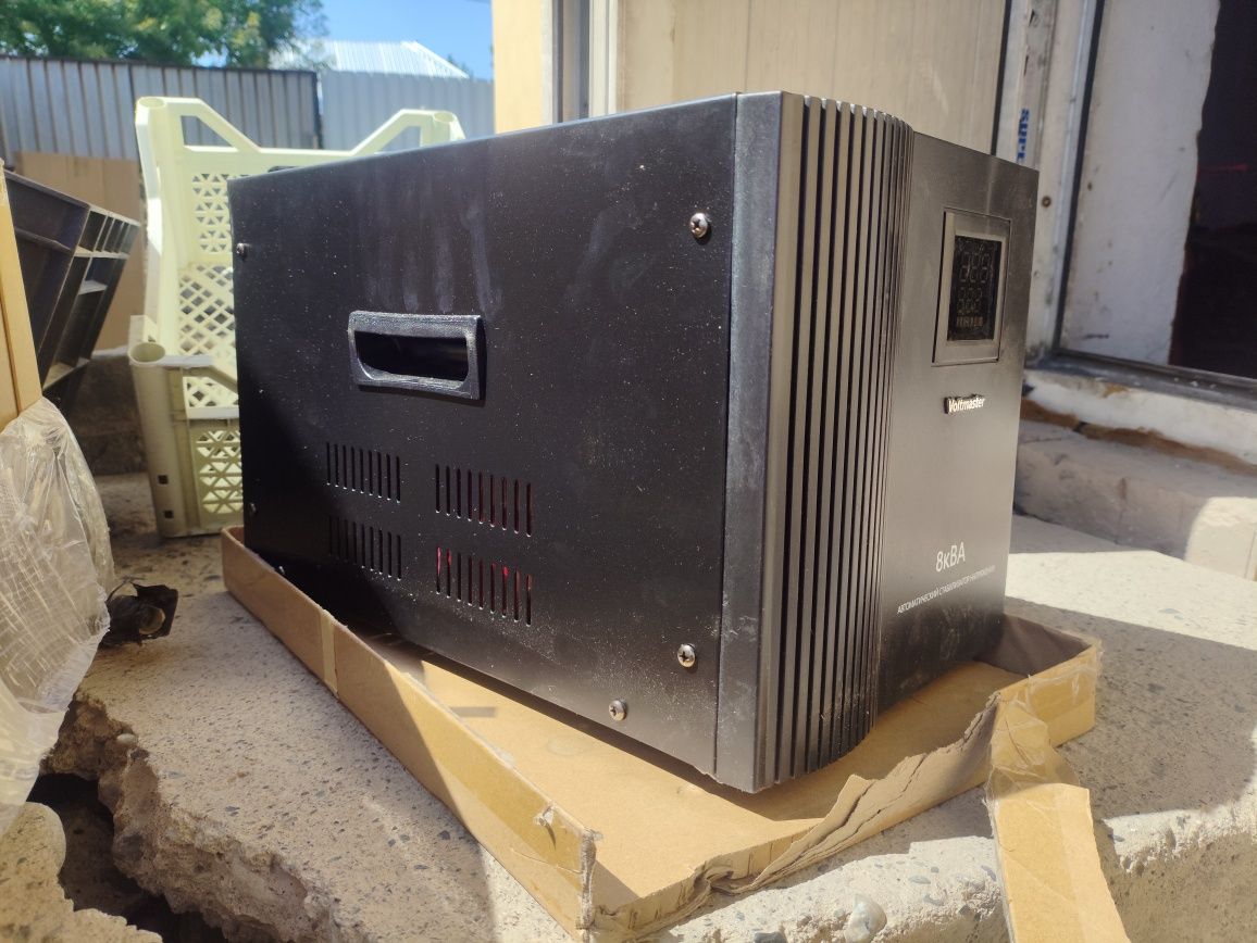 Стабилизатор напряжения Voltmaster СНР-8000