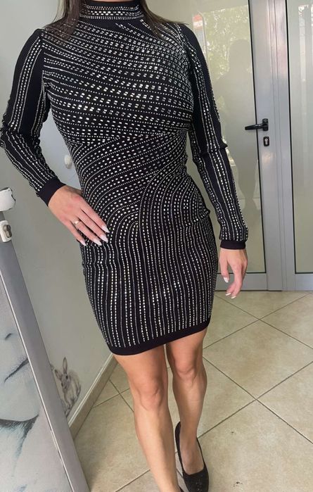 Дамска рокля с камъни