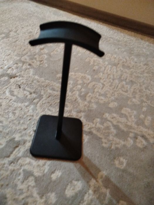 подставка для наушников