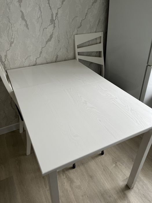 Продам стол и стулья