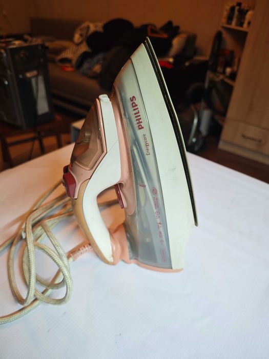 Продается утюг PHILIPS