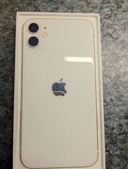 Продавам айфон в много добро състояние